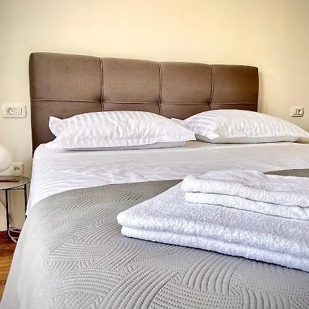 Kaja I Iva Apartment *